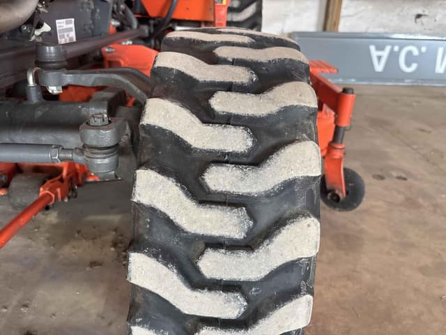 Image of Kubota B3200 equipment image 3
