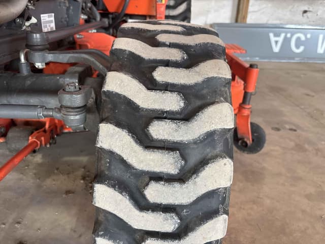 Image of Kubota B3200 equipment image 3