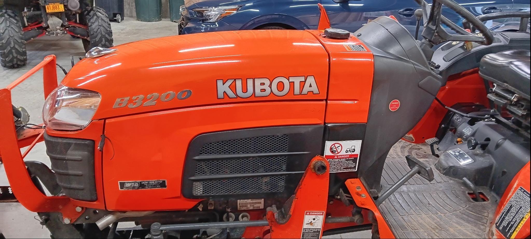 2012 Kubota B3200HSD Equipment Image0