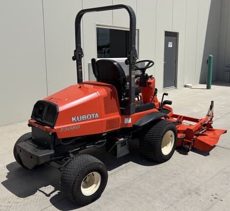 Image of Kubota F3080 equipment image 2