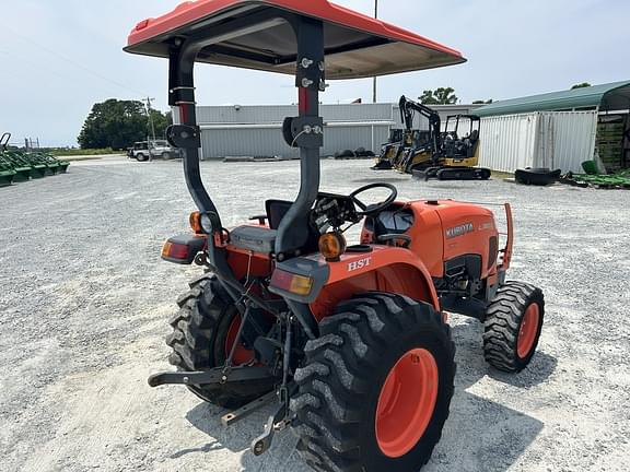 Image of Kubota L3800 equipment image 3