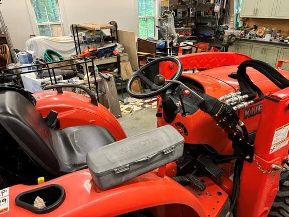 Image of Kubota L3800 equipment image 3