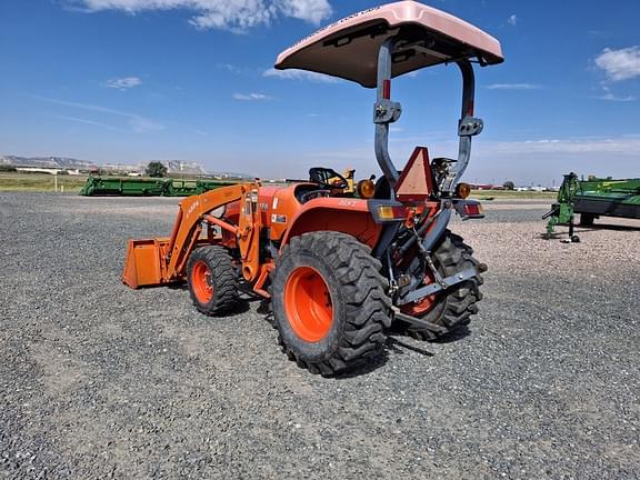Image of Kubota L3800 equipment image 4