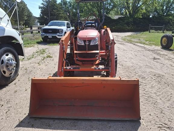 Image of Kubota L3800 equipment image 2