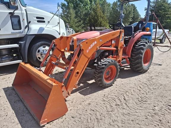Image of Kubota L3800 Primary image
