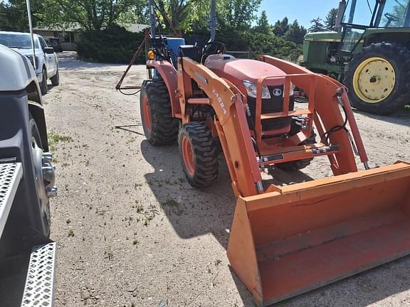Image of Kubota L3800 equipment image 3