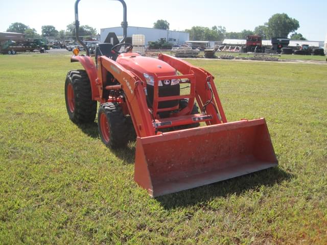 Image of Kubota L3800D equipment image 3
