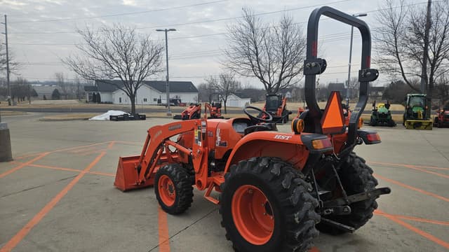 Image of Kubota L3800HST equipment image 4