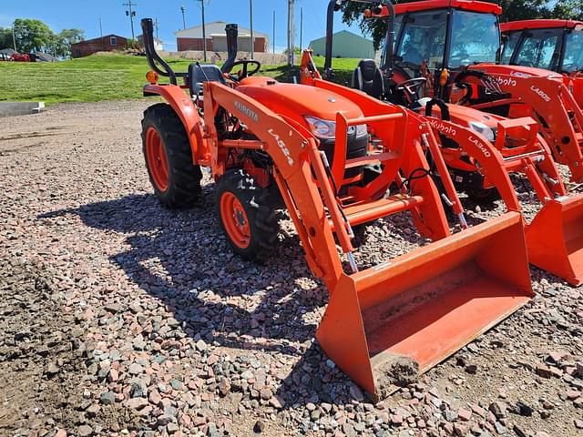 Image of Kubota L3800 equipment image 1