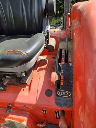 Image of Kubota L3940 equipment image 4