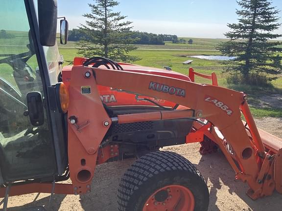 Image of Kubota L4240 equipment image 4