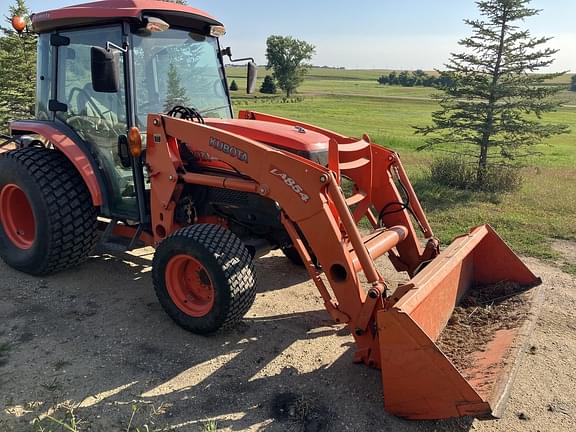 Image of Kubota L4240 equipment image 1