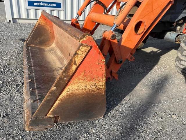 Image of Kubota L5740 equipment image 3