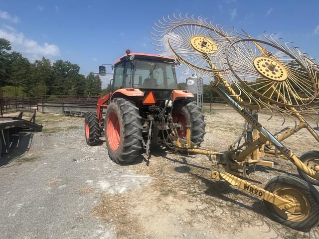 Image of Kubota M108S equipment image 4