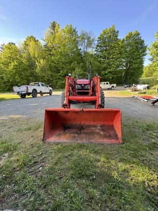 Image of Kubota M6040 equipment image 2