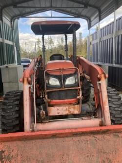 Image of Kubota M6040 equipment image 3