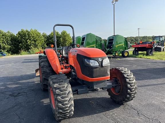 Image of Kubota M7040 equipment image 4