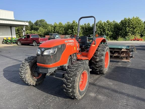 Image of Kubota M7040 equipment image 2