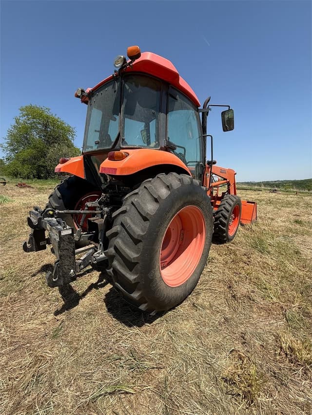 Image of Kubota M7040 equipment image 2