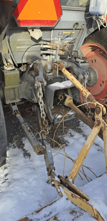 Image of Kubota M7040 equipment image 3