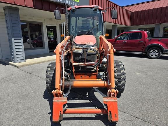 Image of Kubota M7040 equipment image 1