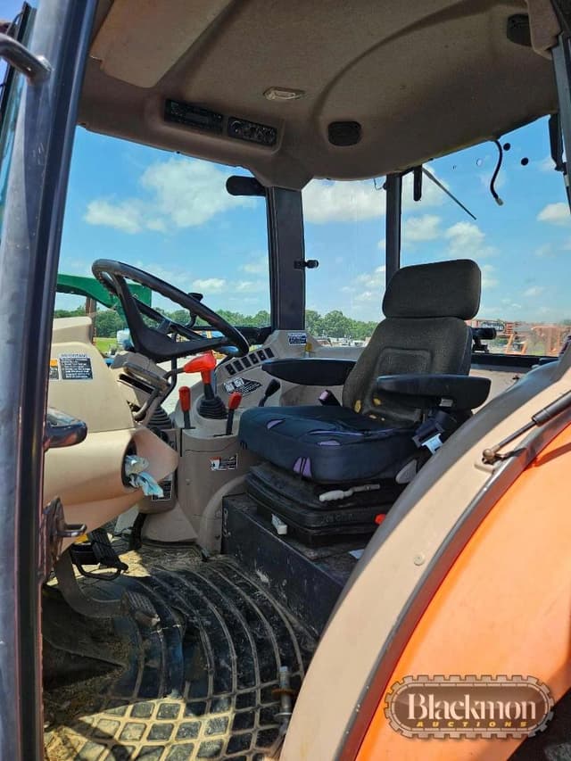 Image of Kubota M9540 equipment image 4