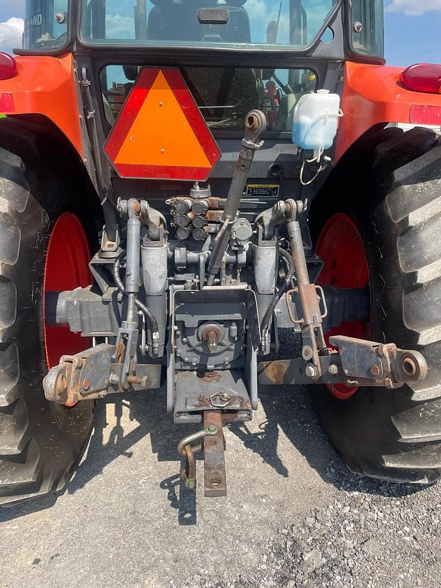 Image of Kubota M9960 equipment image 4