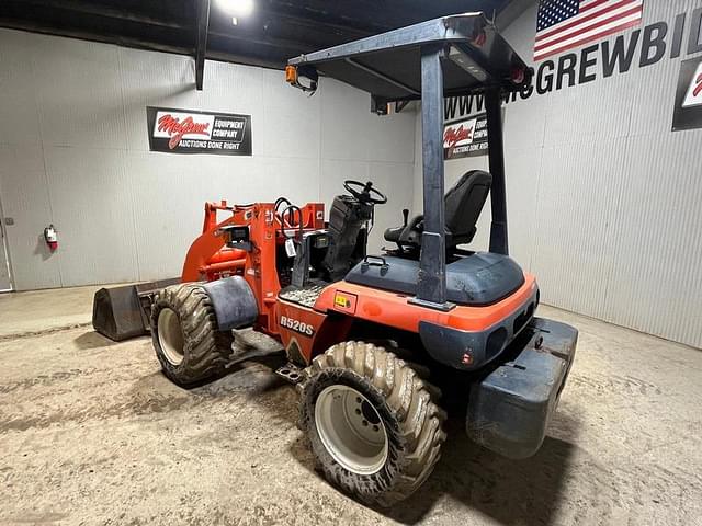 Image of Kubota R520S equipment image 2