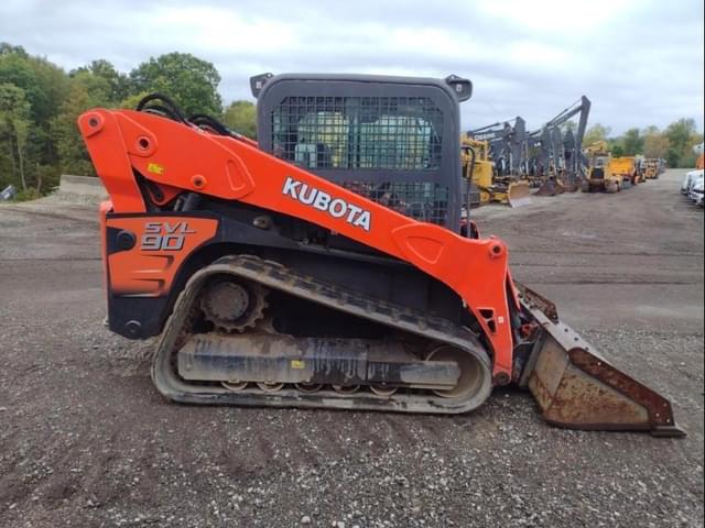 Image of Kubota SVL90 equipment image 2