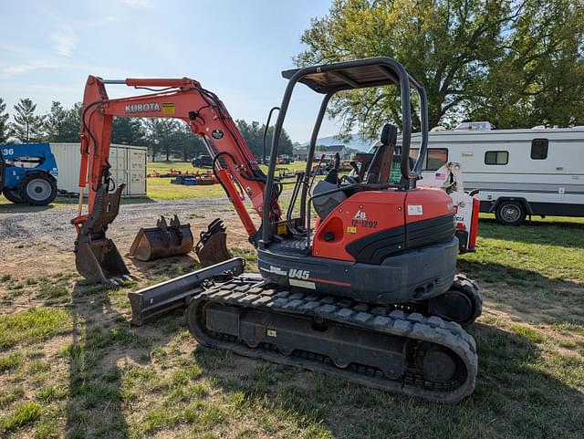 Image of Kubota U45 equipment image 4