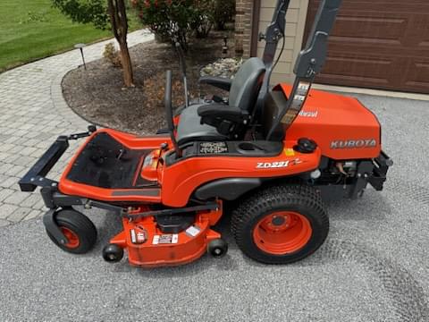 Image of Kubota ZD221Z Image 0