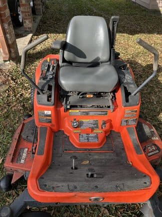 Image of Kubota ZD221 equipment image 4