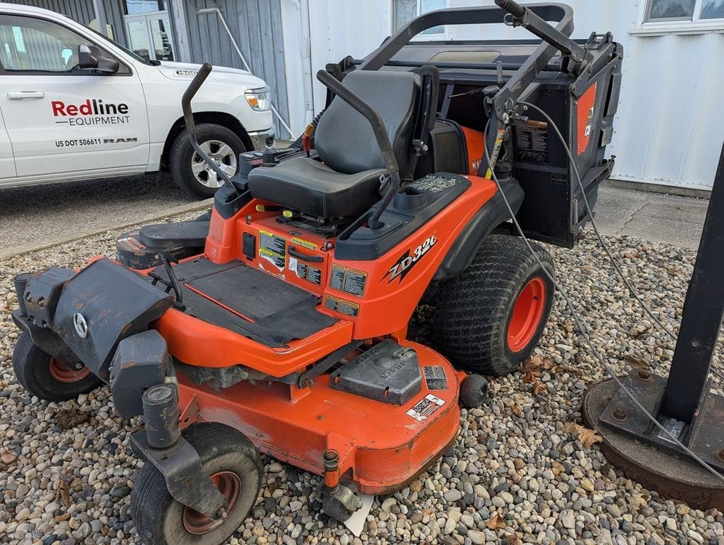Main image Kubota ZD326
