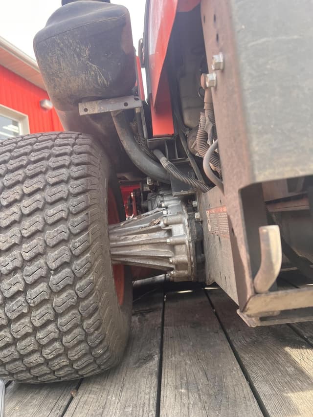 Image of Kubota ZD326 equipment image 3