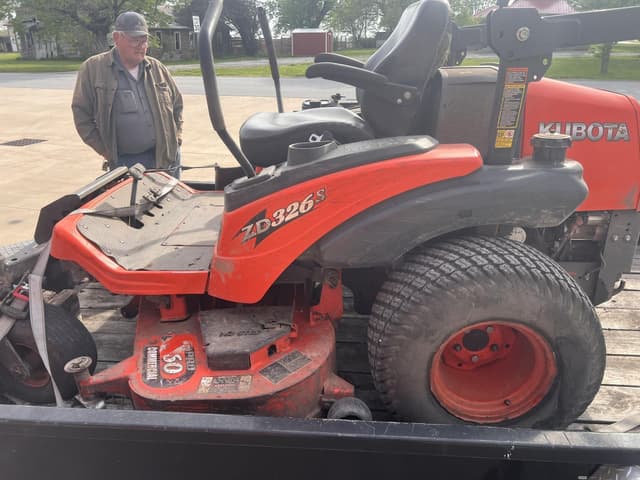 Image of Kubota ZD326 equipment image 2