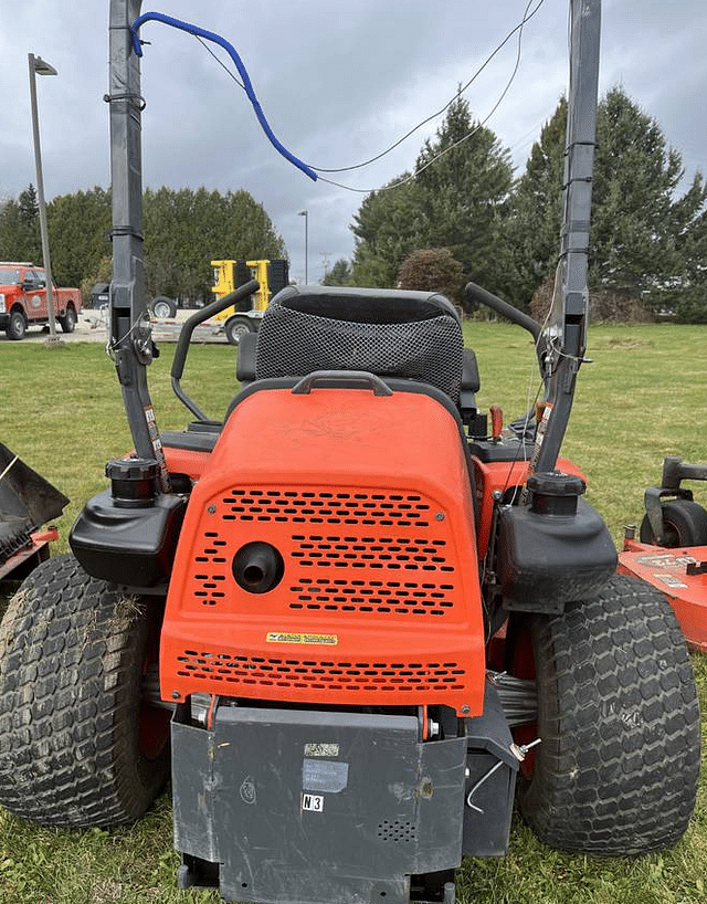 Image of Kubota ZD331 equipment image 4