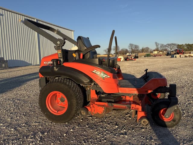 Image of Kubota ZG327 equipment image 1