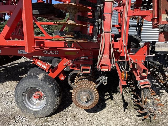 Image of Kuhn Krause Excelerator 8000 equipment image 2