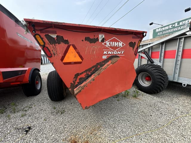 Image of Kuhn Knight 8124 equipment image 2