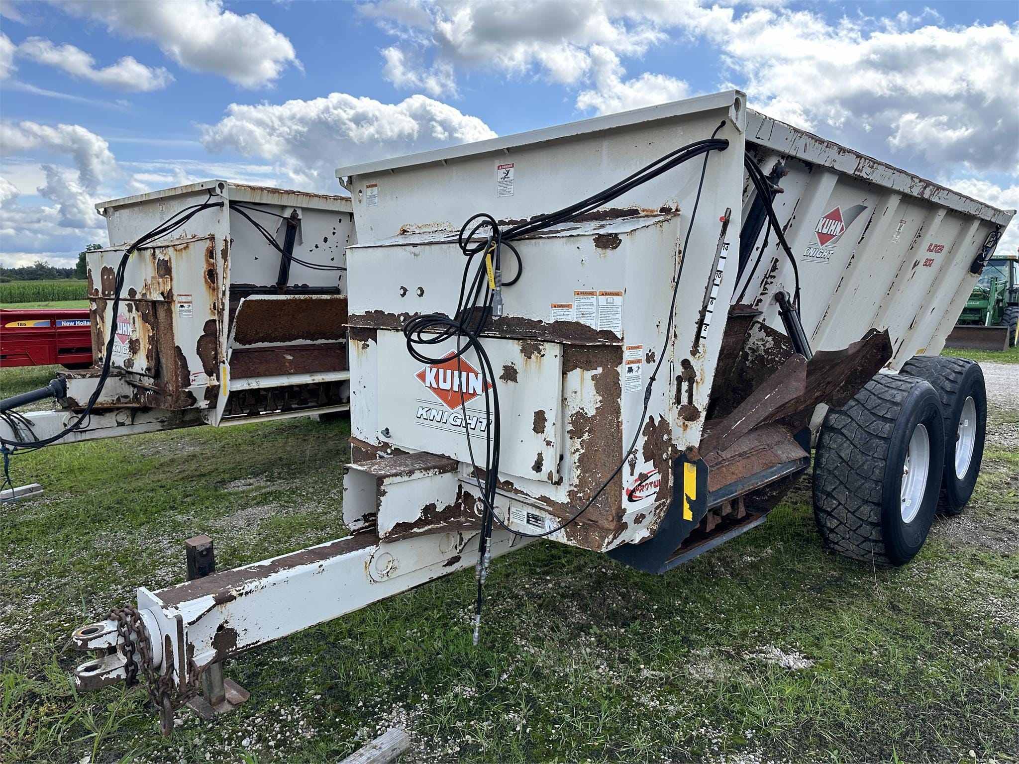 2012 Kuhn Knight 8132 Equipment Image0