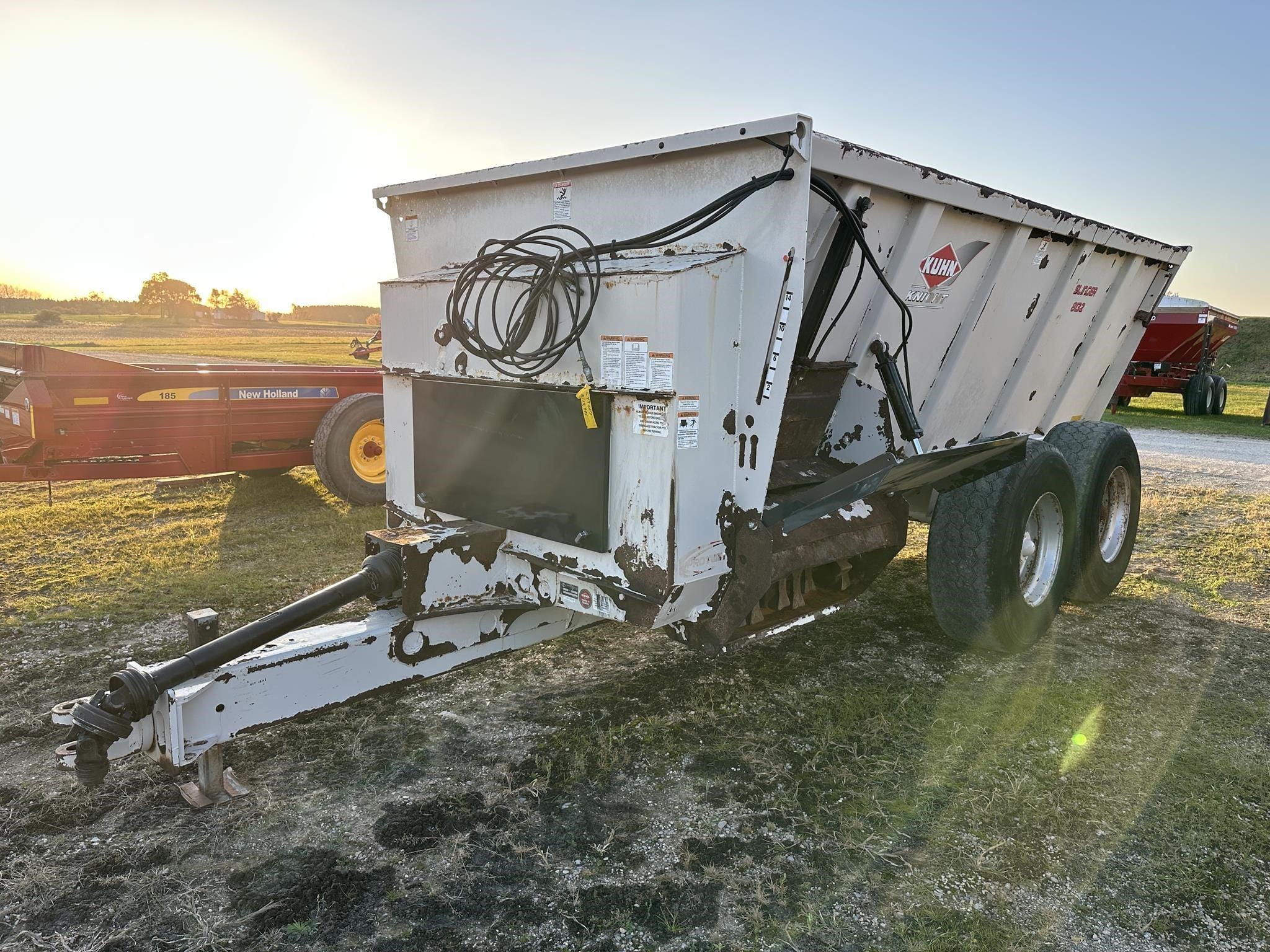 2012 Kuhn Knight 8132 Equipment Image0