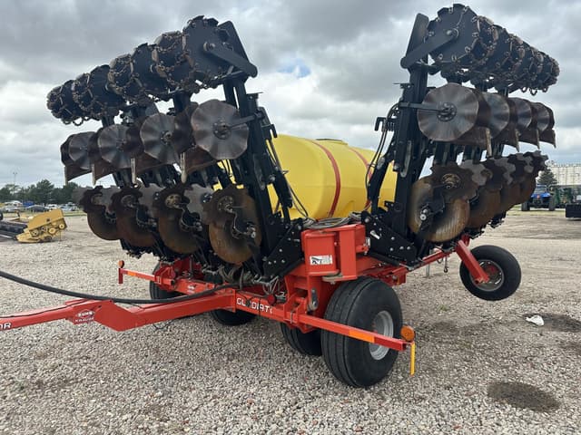 Image of Kuhn Krause Gladiator 1200-1230 equipment image 2