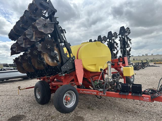 Image of Kuhn Krause Gladiator 1200-1230 equipment image 3