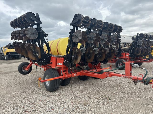 Image of Kuhn Krause Gladiator 1200-1230 equipment image 1