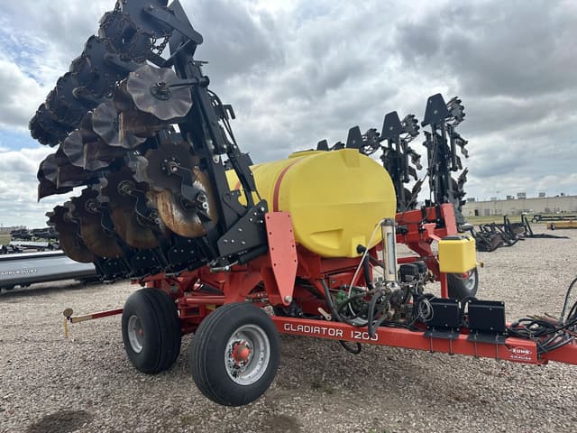 Image of Kuhn Krause Gladiator 1200-1230 equipment image 3