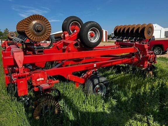 Image of Kuhn Krause Excelerator 8000 equipment image 2