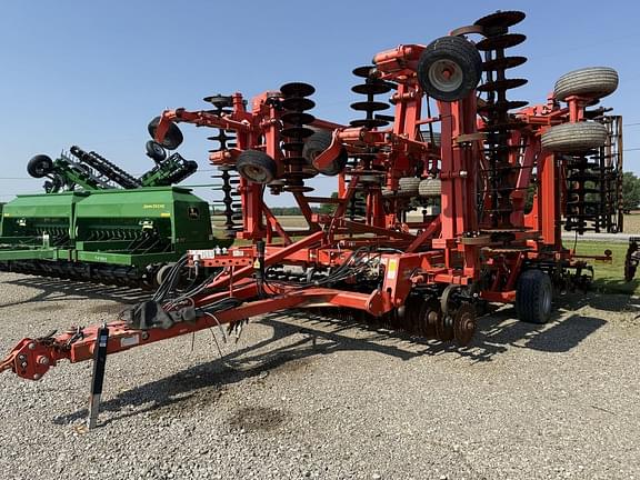 Image of Kuhn Krause Excelerator 8000 equipment image 2