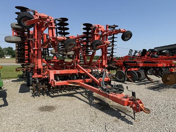 Image of Kuhn Krause Excelerator 8000 equipment image 3