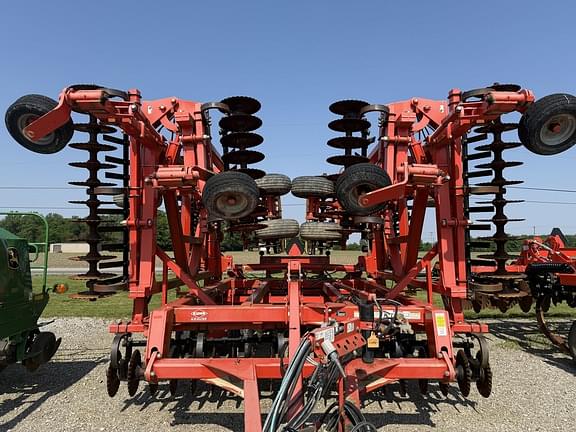 Image of Kuhn Krause Excelerator 8000 equipment image 1
