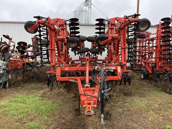 Image of Kuhn Krause Excelerator 8000 equipment image 1